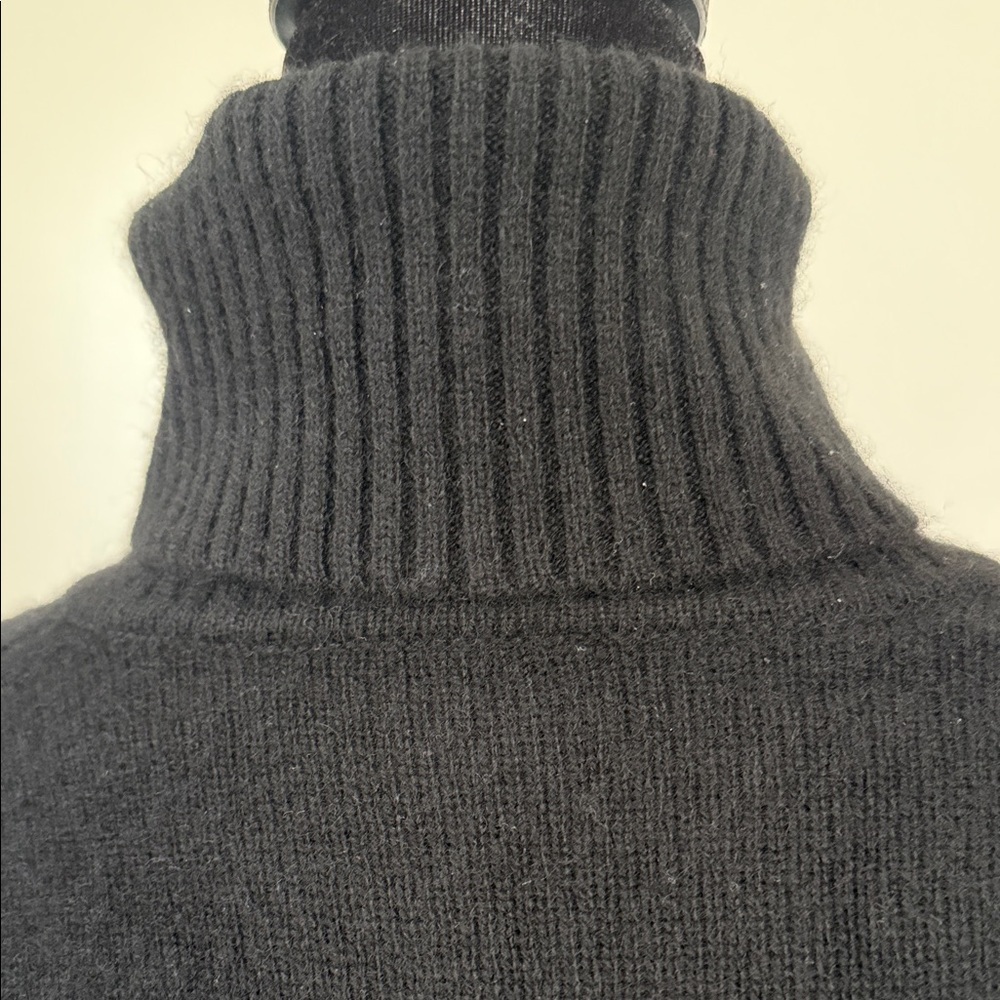 Quince Classic Black Knit Sweater - Picture 11 of 12
